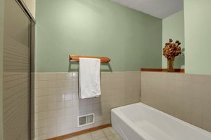 2023 Vienna Ln, Eagan, MN 55122, USA Photo 15