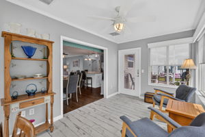 Spacious Under-Air Florida Room