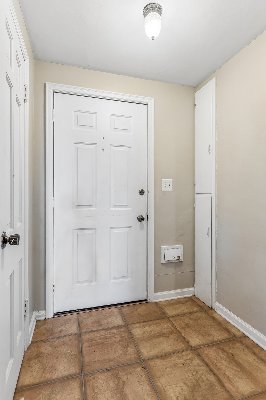 9157 - 2024 N 62nd St_004.jpg