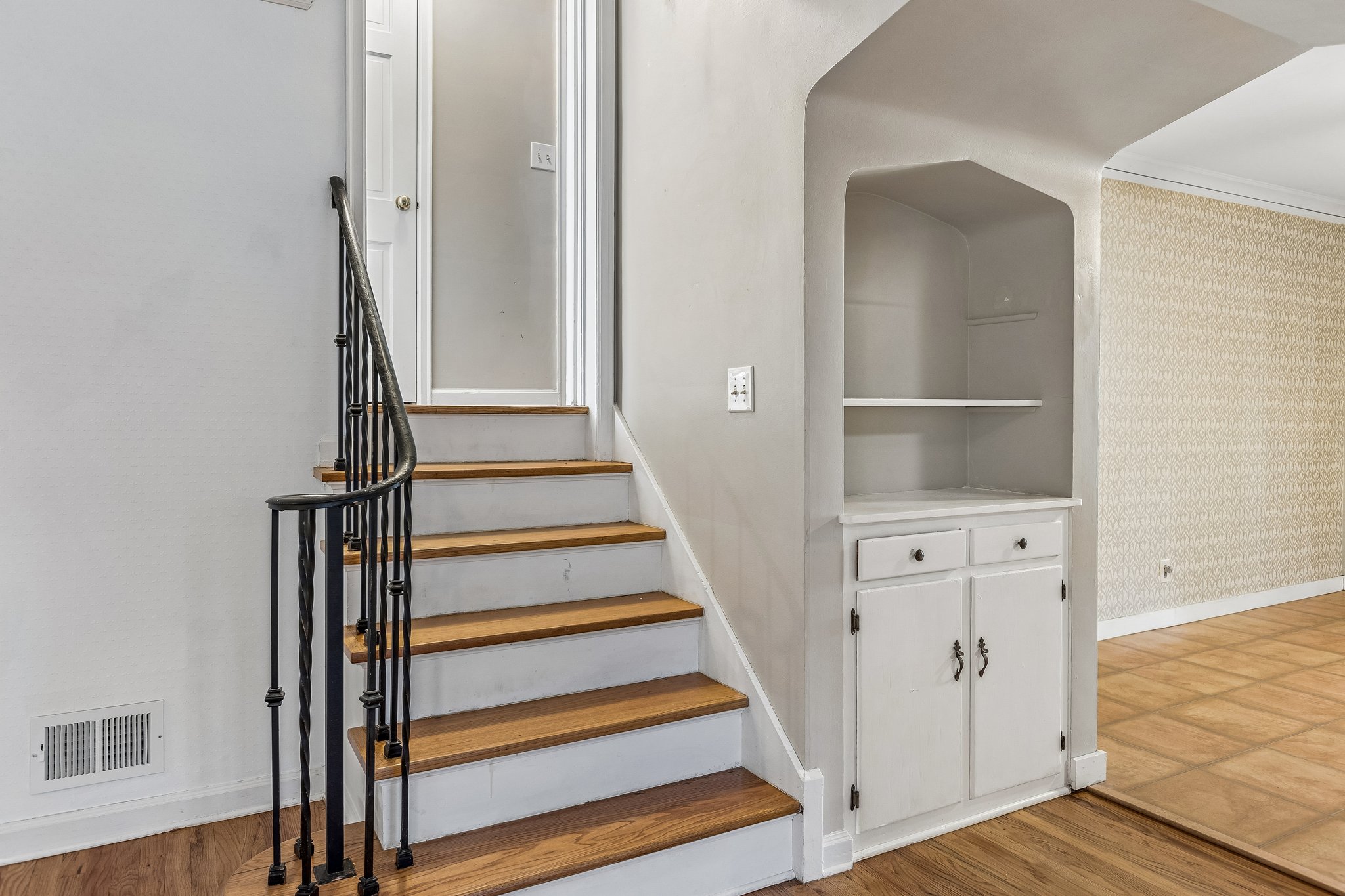9157 - 2024 N 62nd St_006.jpg