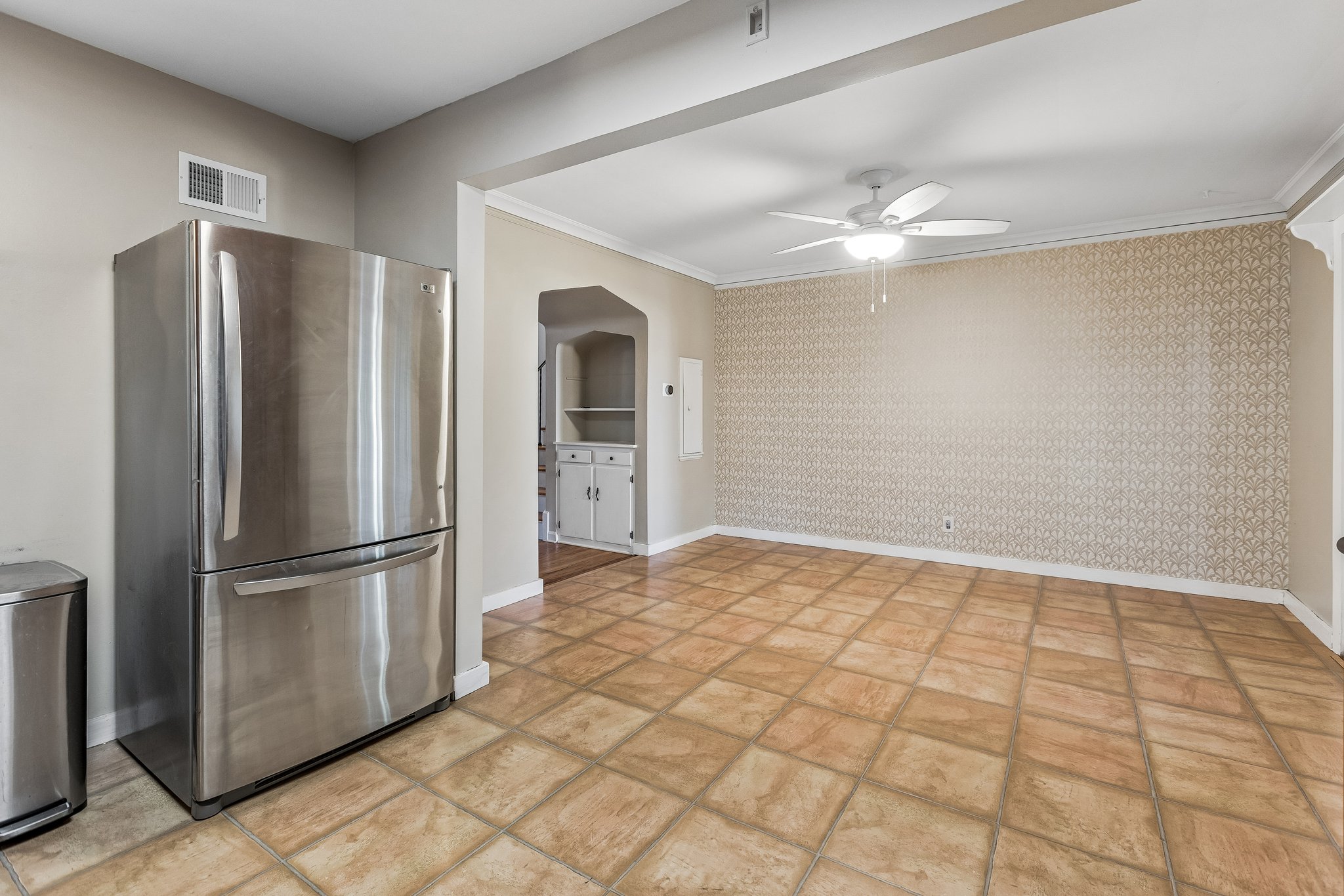 9157 - 2024 N 62nd St_008.jpg