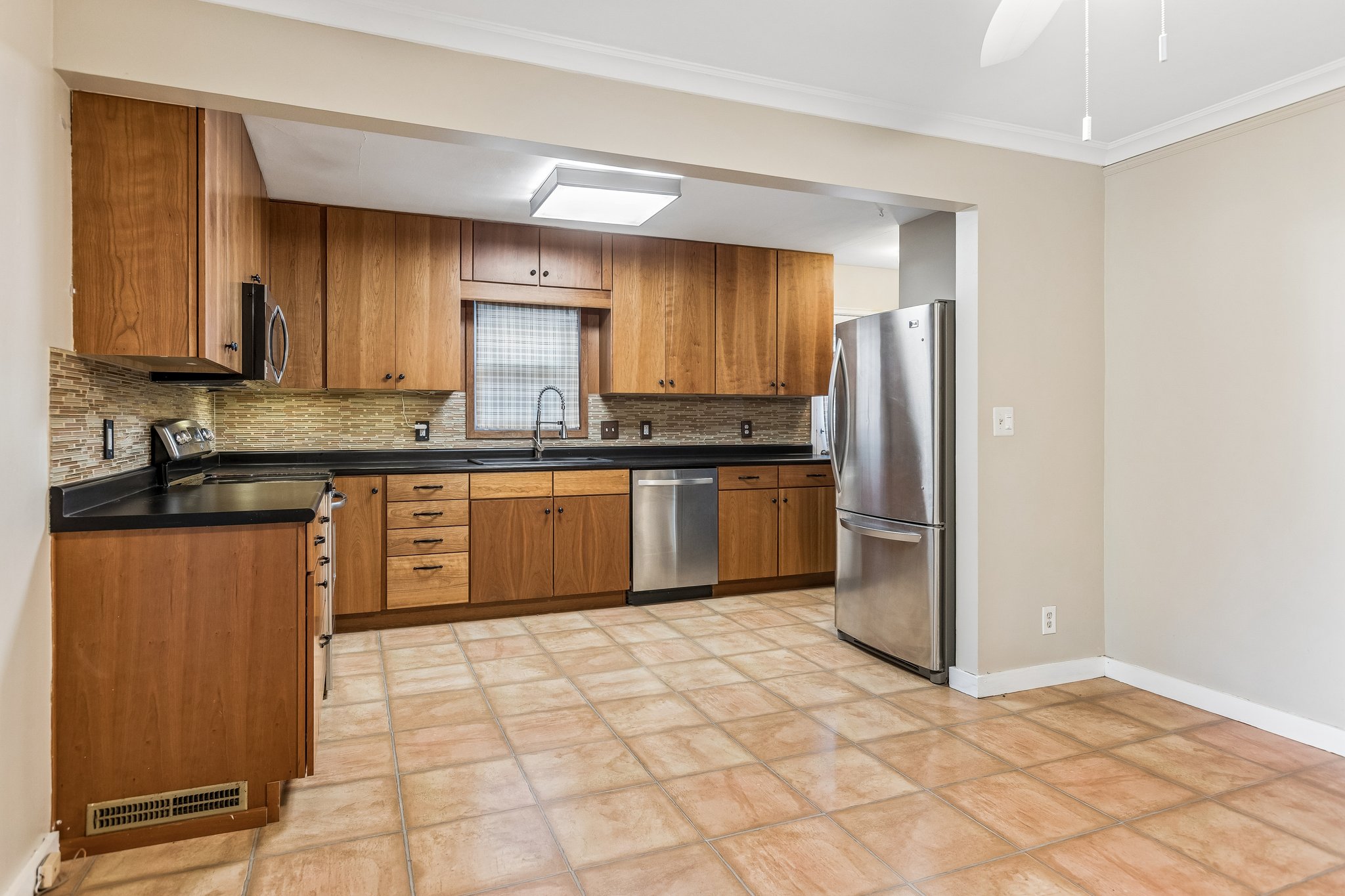9157 - 2024 N 62nd St_009.jpg