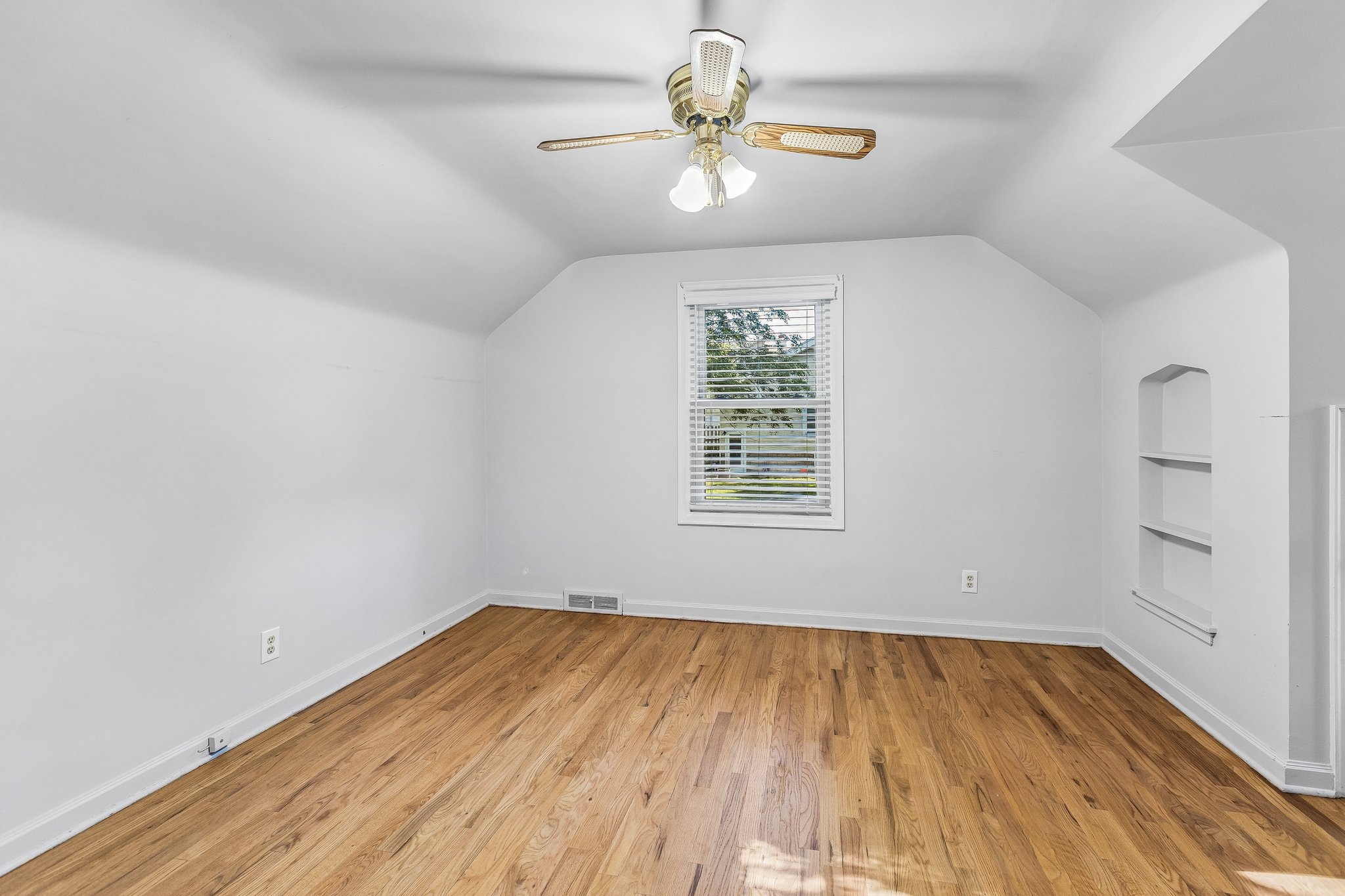 9157 - 2024 N 62nd St_017.jpg