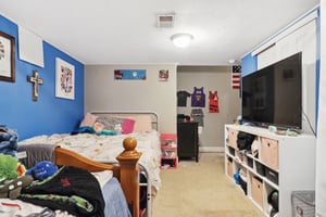  Photo 33