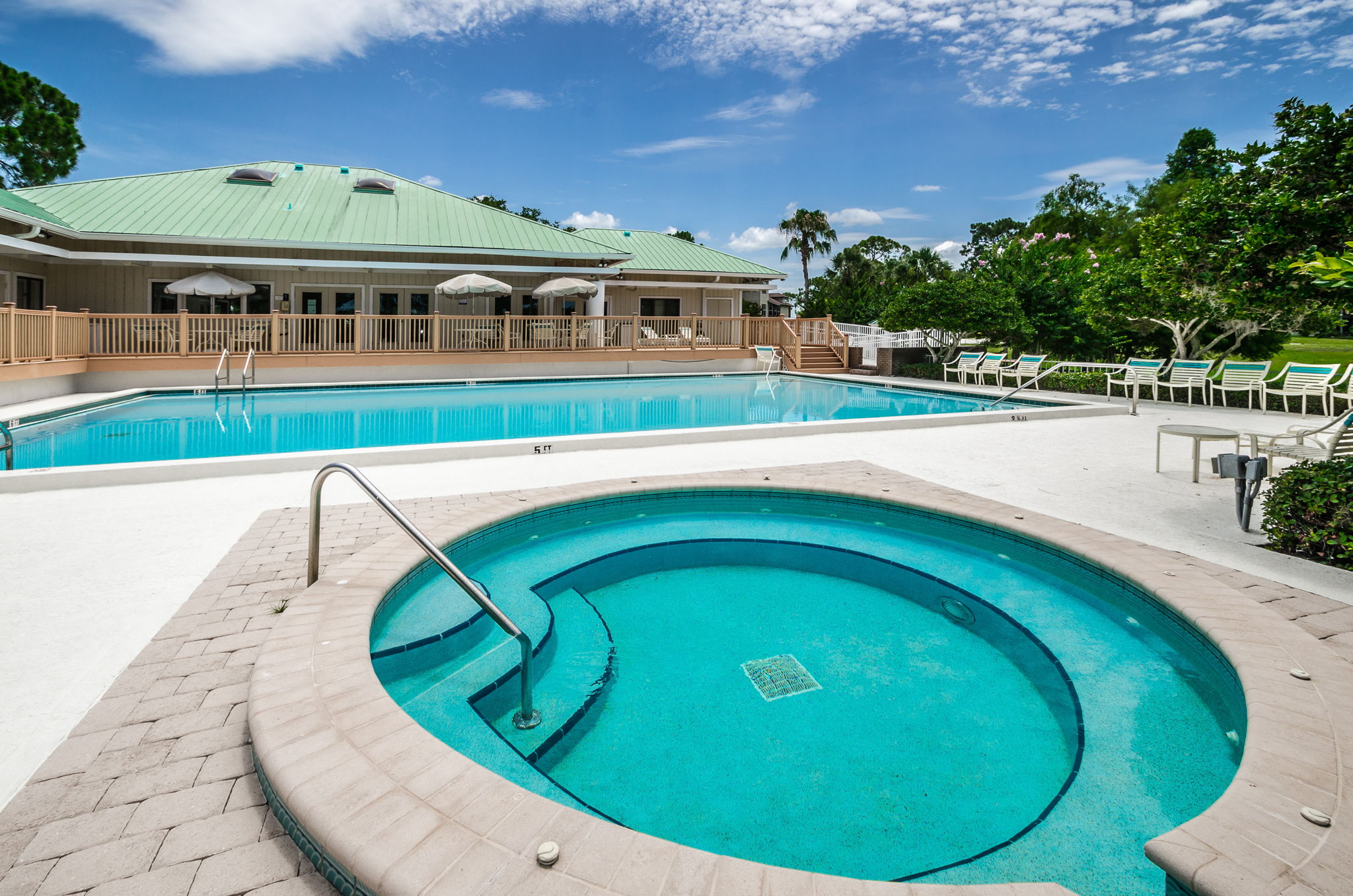 20-Harbour Watch Hot Tub