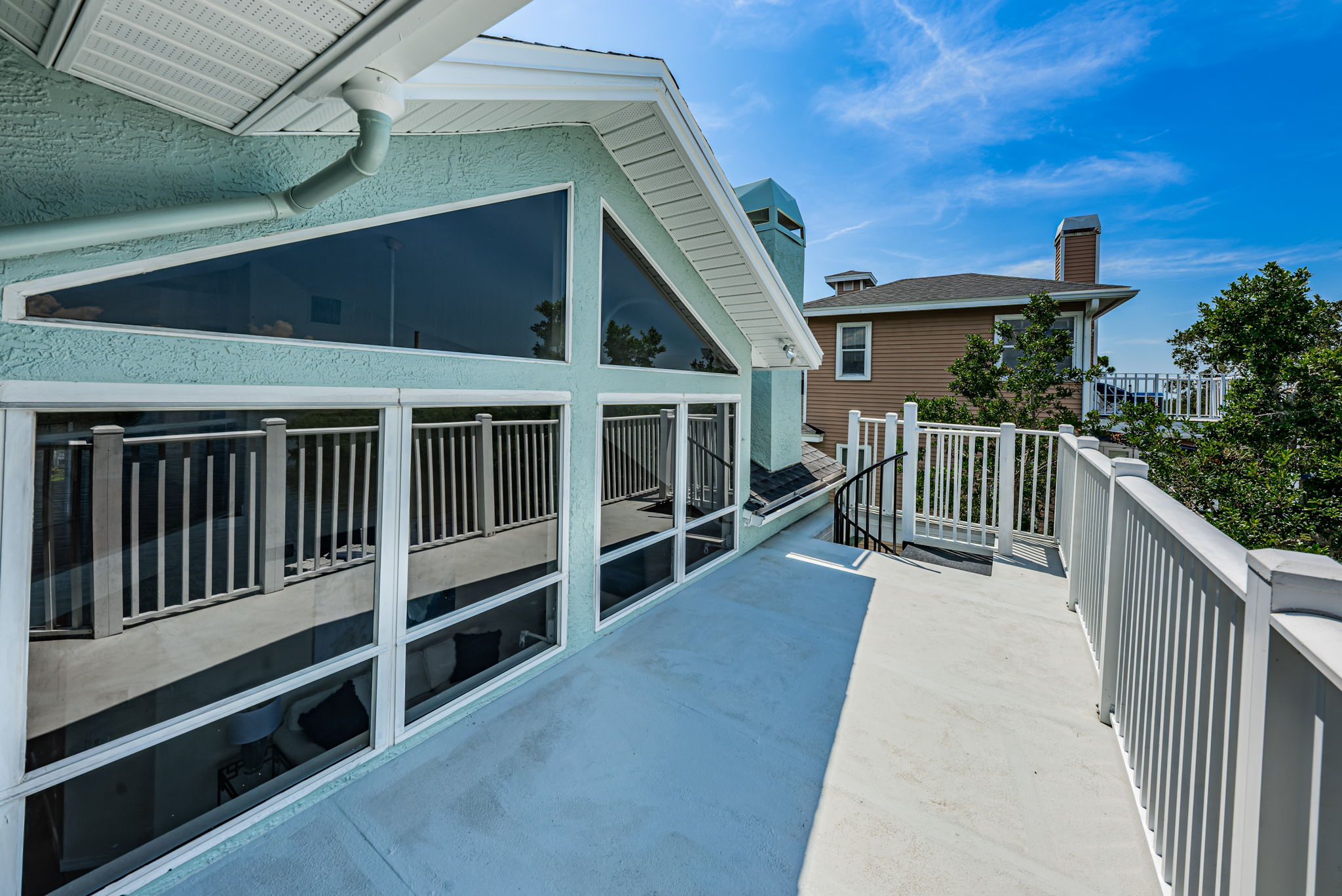 Upper Level Master Bedroom Balcony7