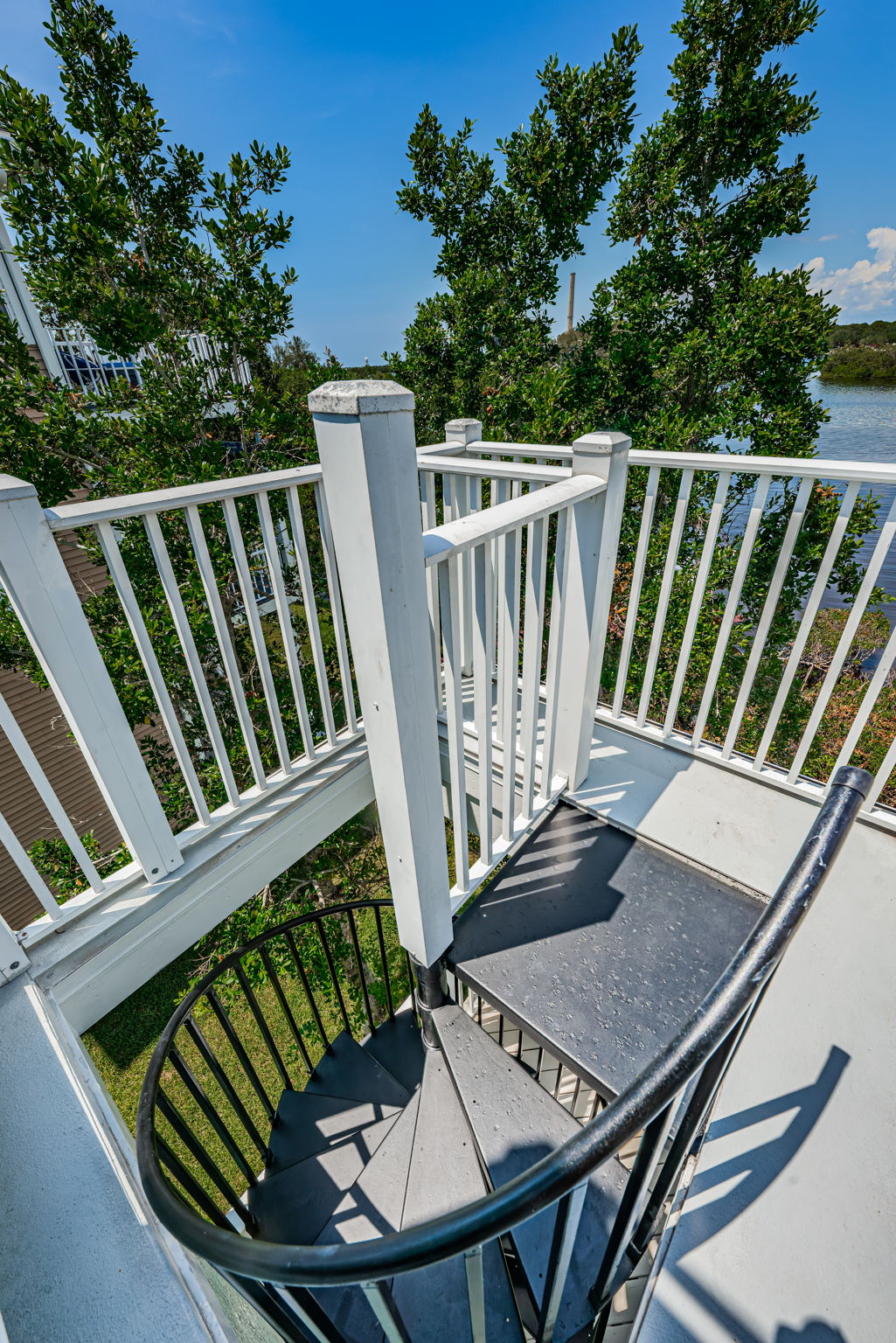 Upper Level Master Bedroom Balcony2