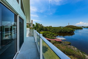 Upper Level Master Bedroom Balcony6