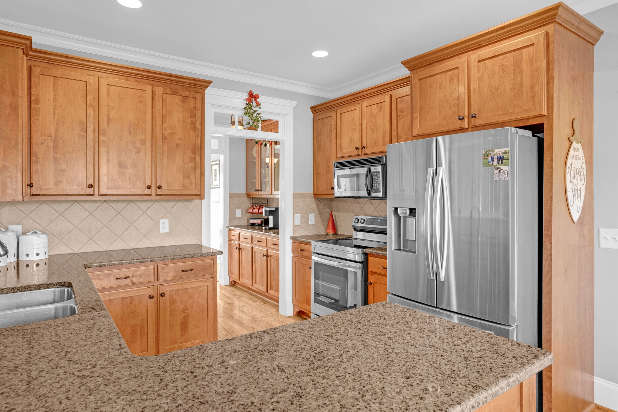 2025 Stanchion St-17