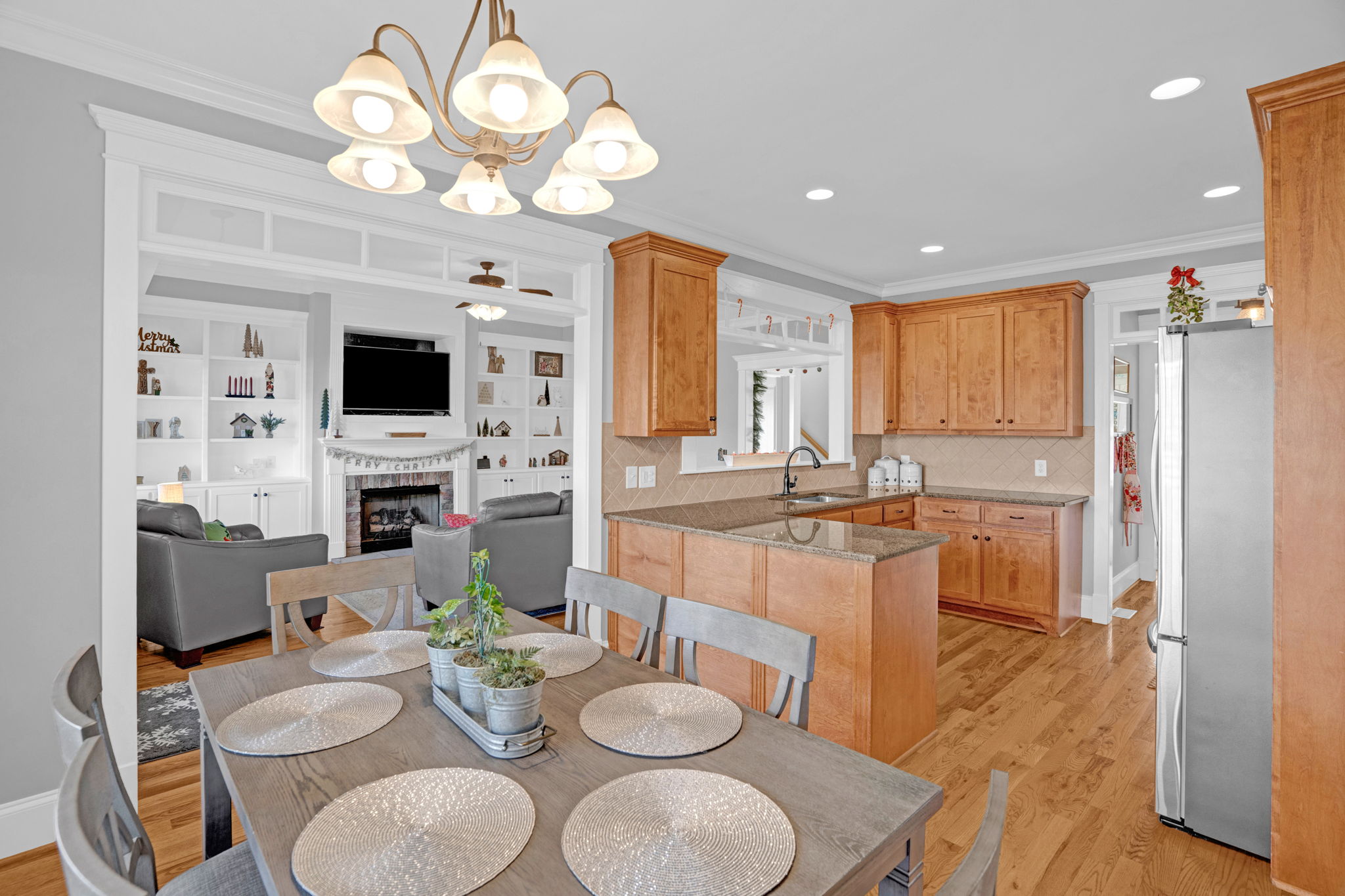 2025 Stanchion St-20