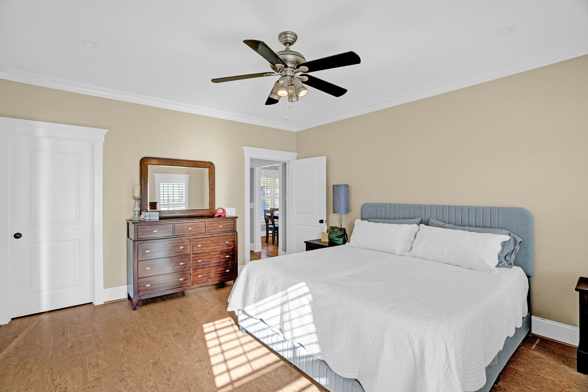 2025 Stanchion St-27