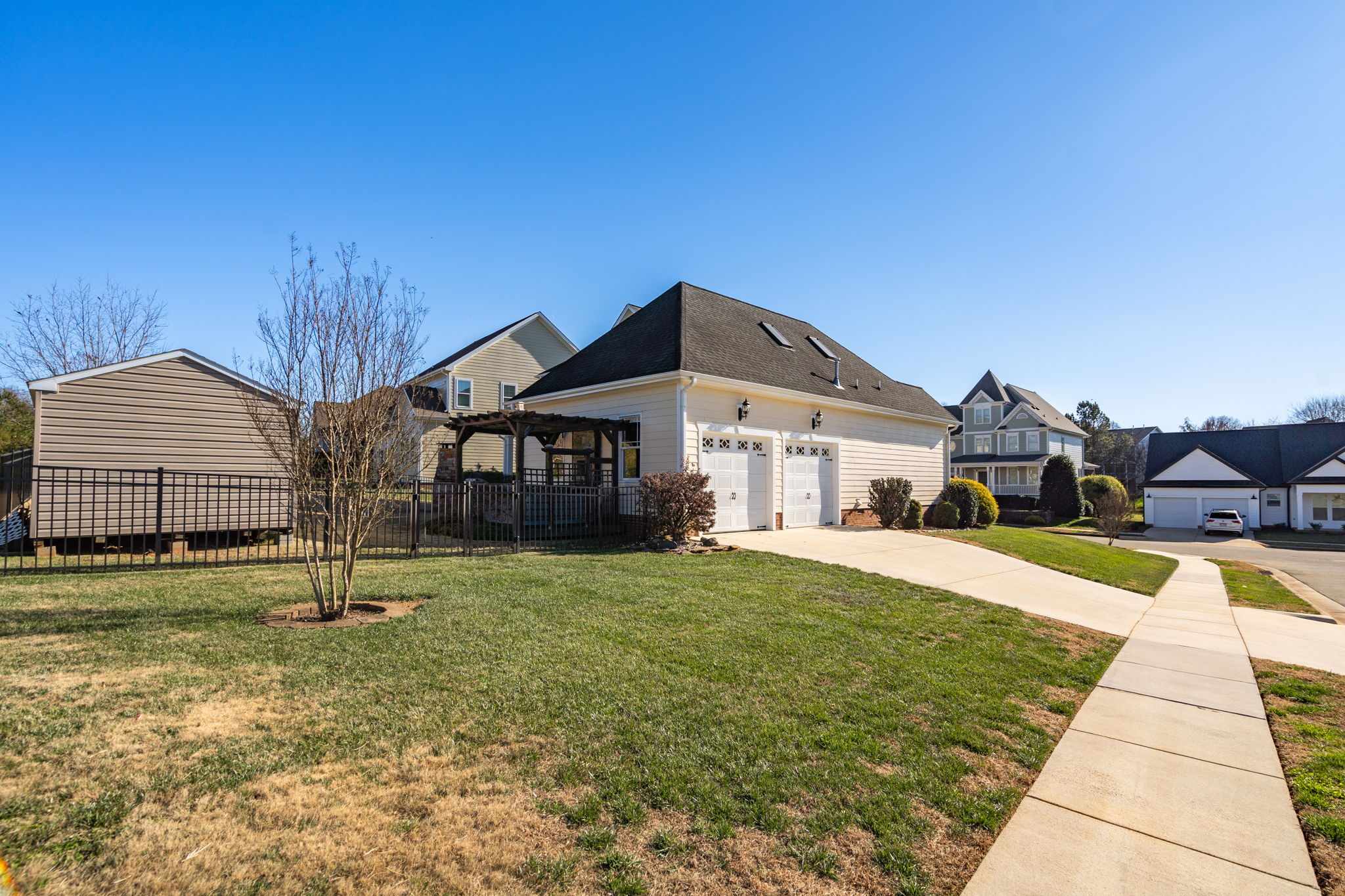 2025 Stanchion St-44