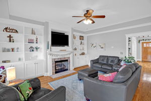 2025 Stanchion St-22