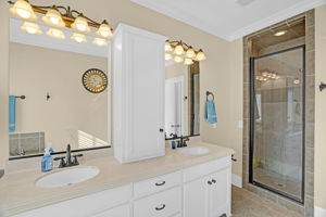 2025 Stanchion St-29