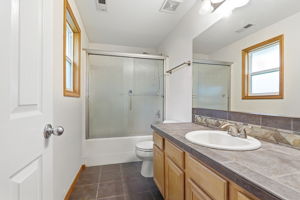  Photo 0