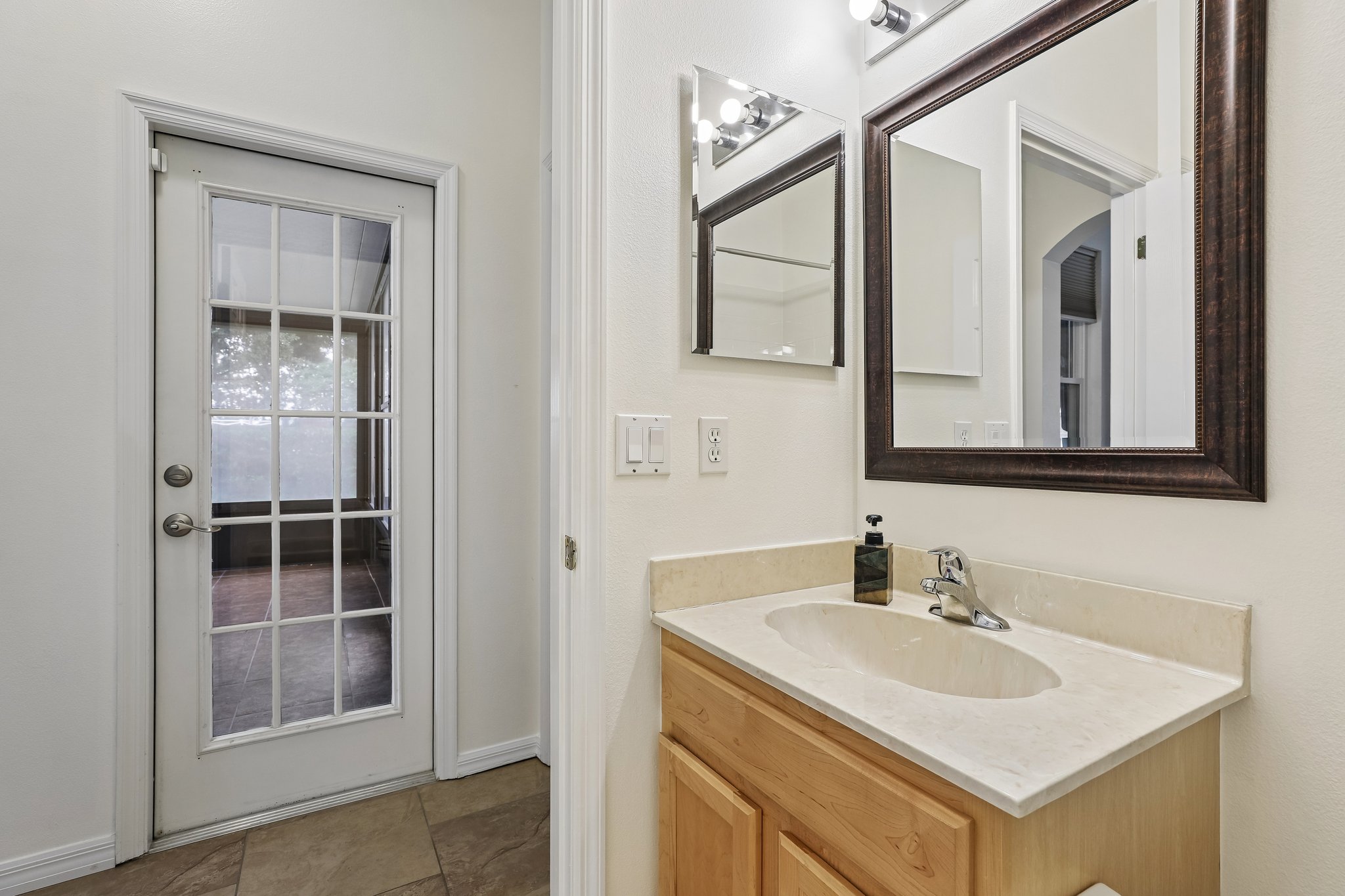 Wintermere Pointe Dr-S0907-027.jpg