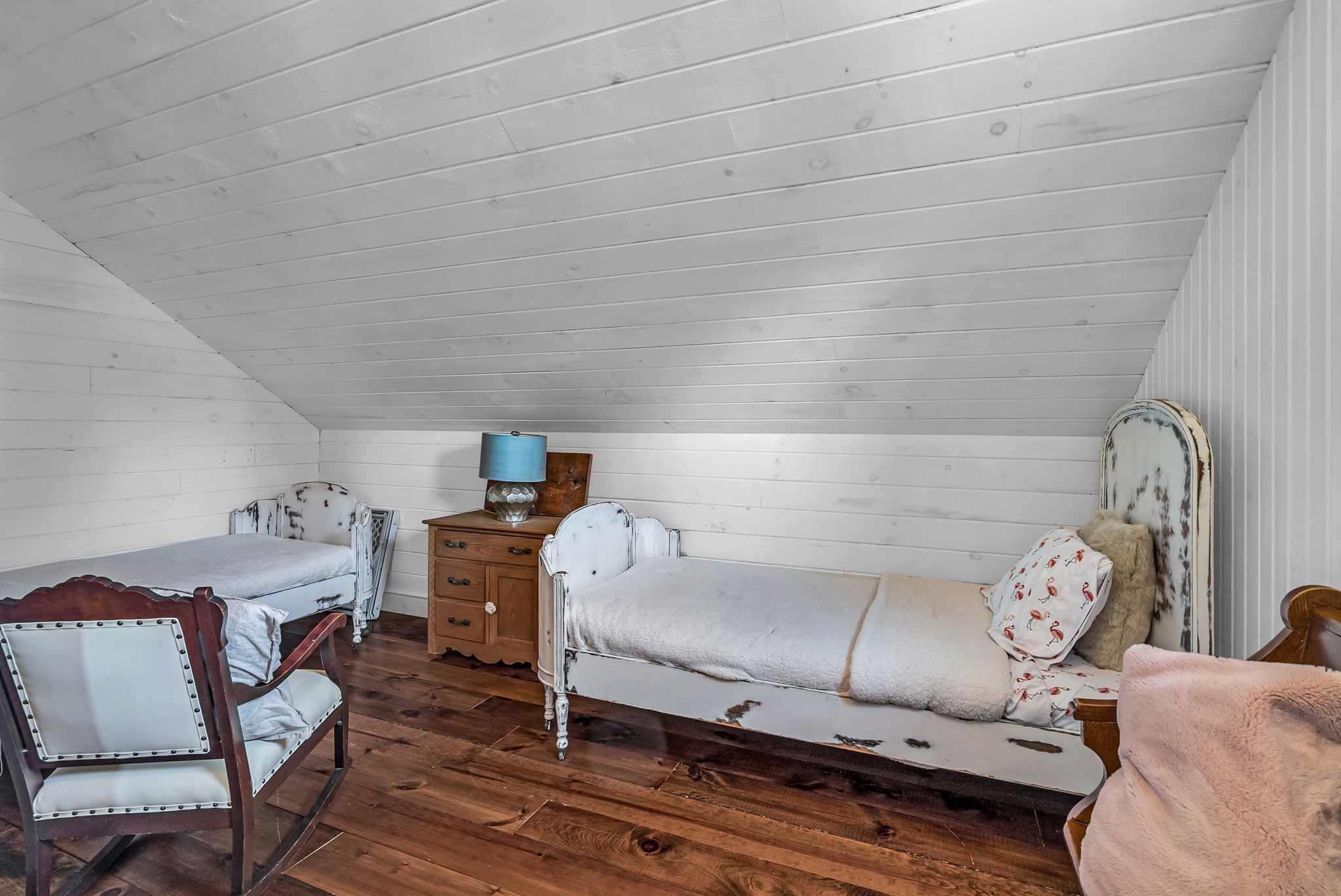 20265 Lochiel St W B Alexandria | InsideOut Media
