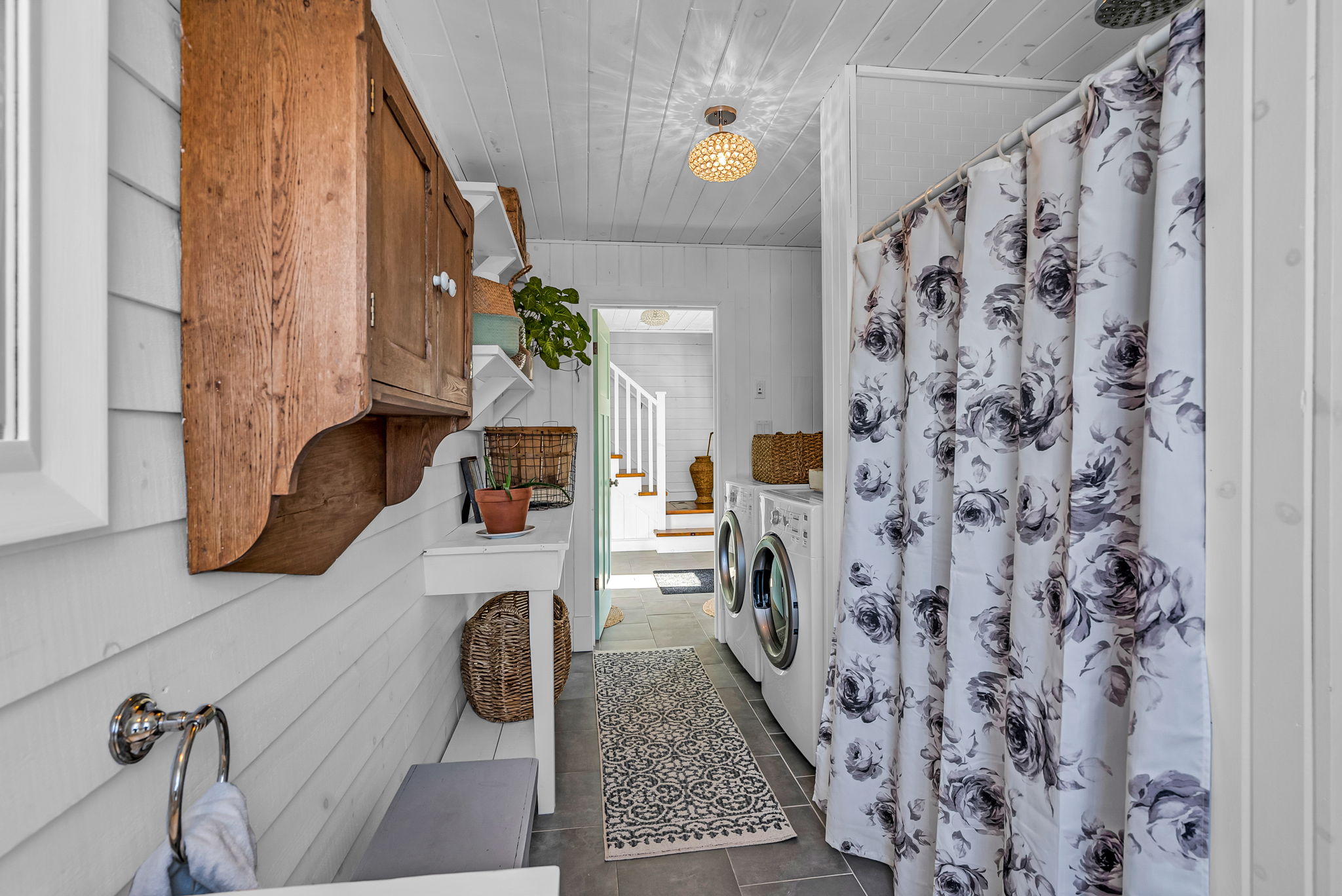 20265 Lochiel St W B Alexandria | InsideOut Media