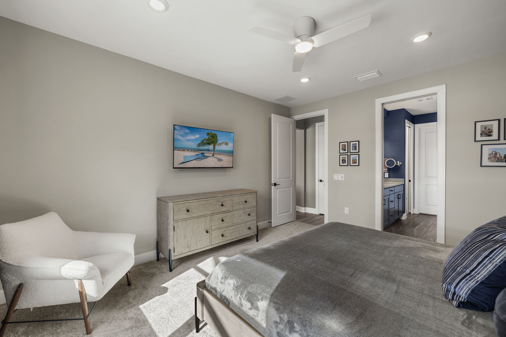 Primary Bedroom 4 of 4