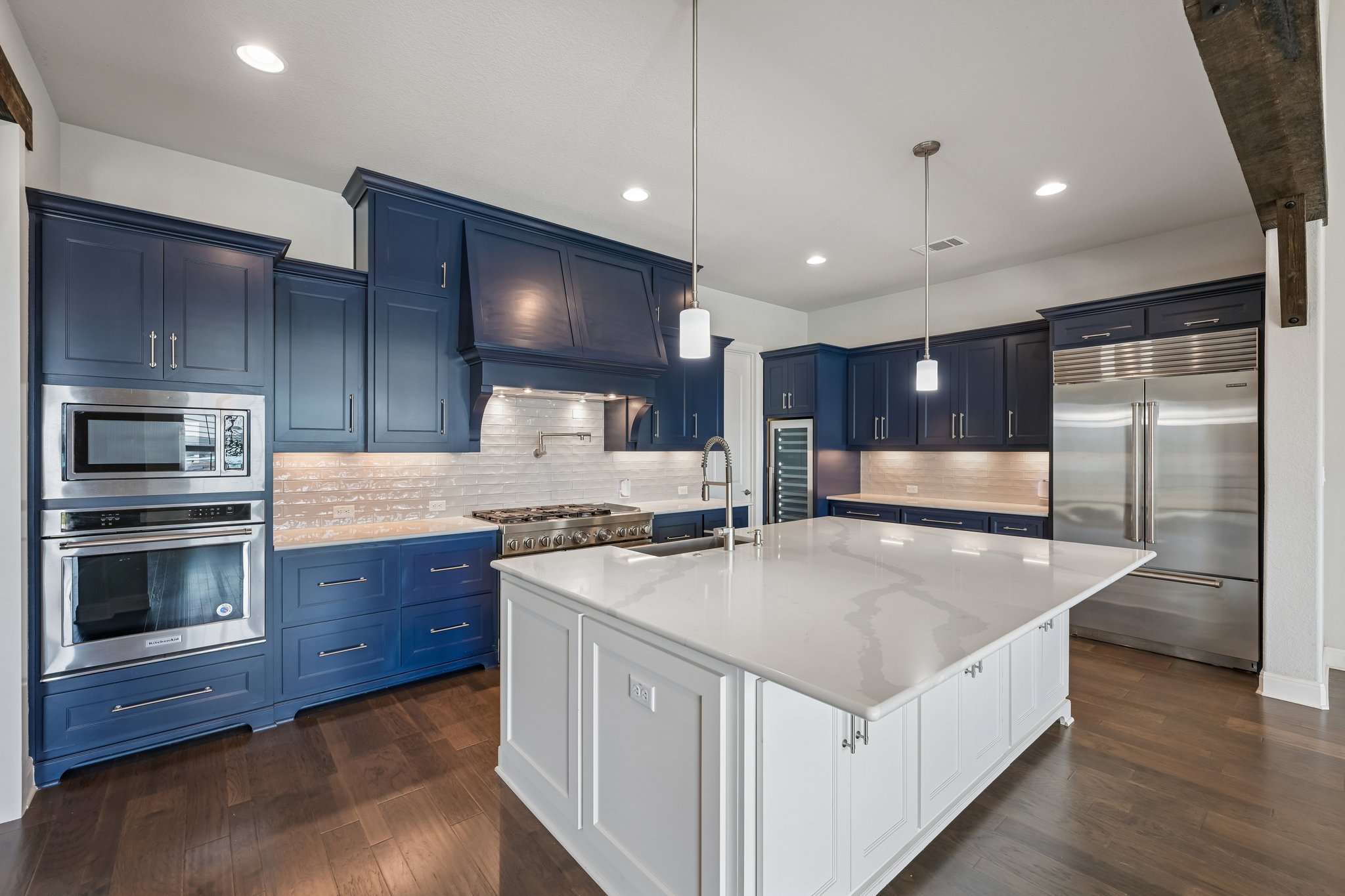 Murano Ln-S1908-018.jpg