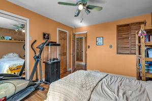  Photo 42