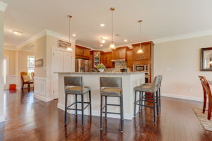 Kitchen/Breakfast Bar