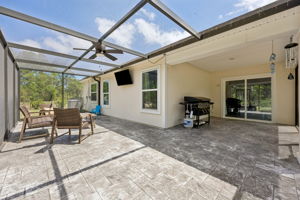 Screened-in Porch