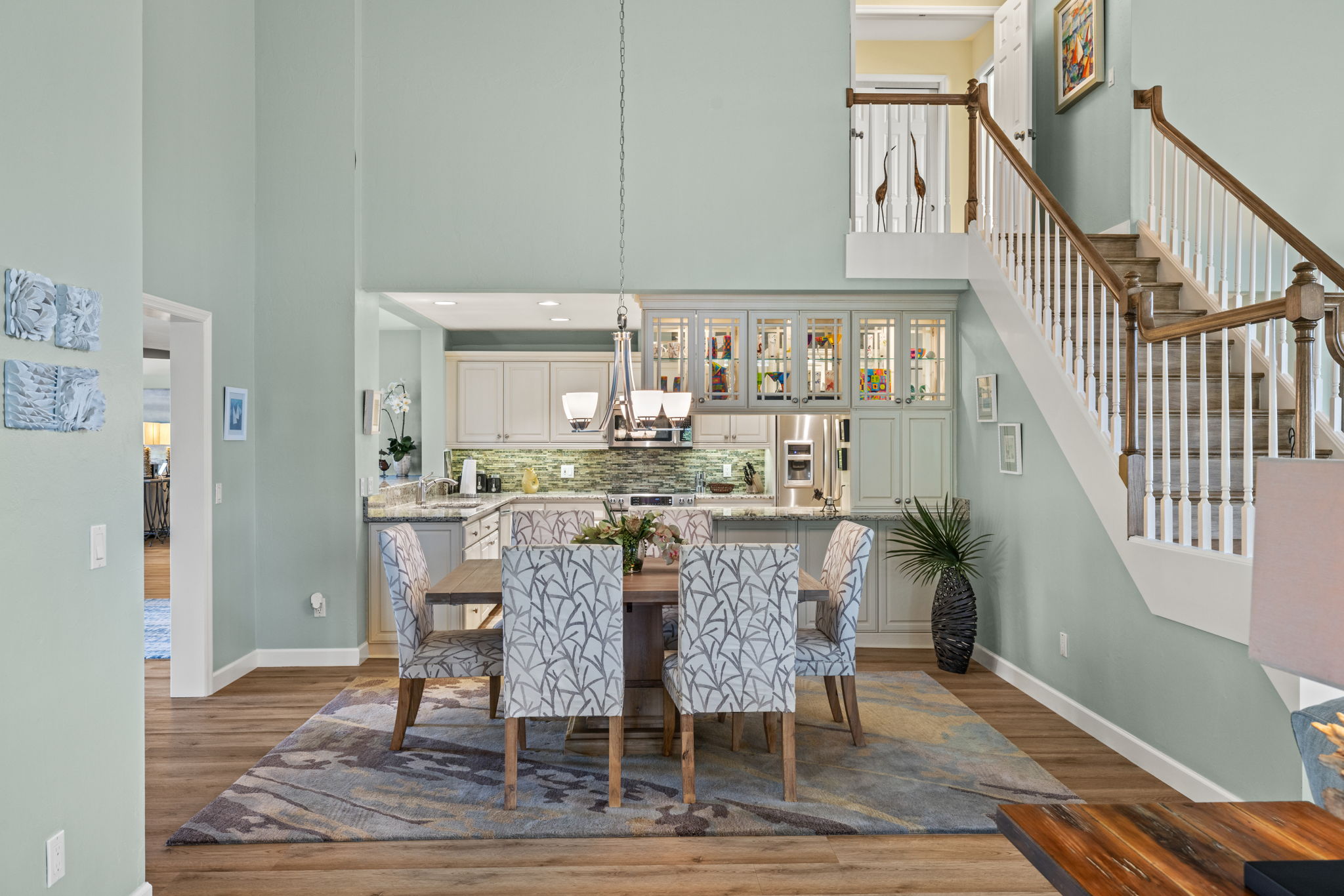 5-Dining Room 1 of 2