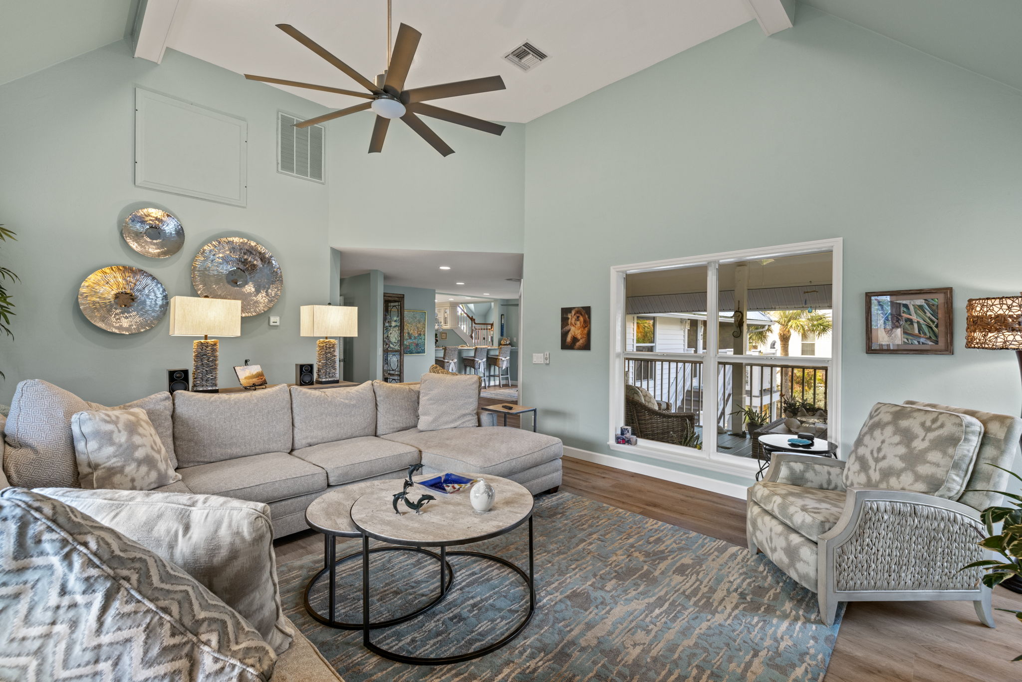 16-Family Room 3 of 3