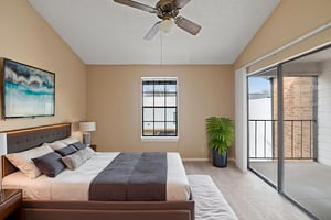 0M6A7439 virtually staged.jpeg