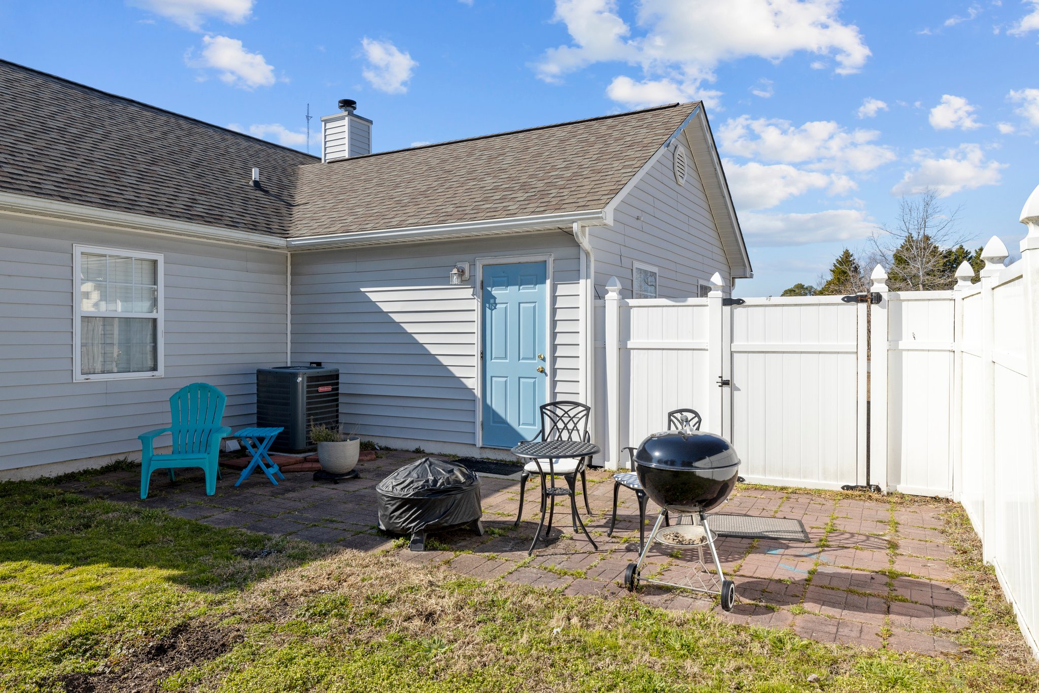 203 Foxhall Rd, Newport, NC 28570, USA Photo 5