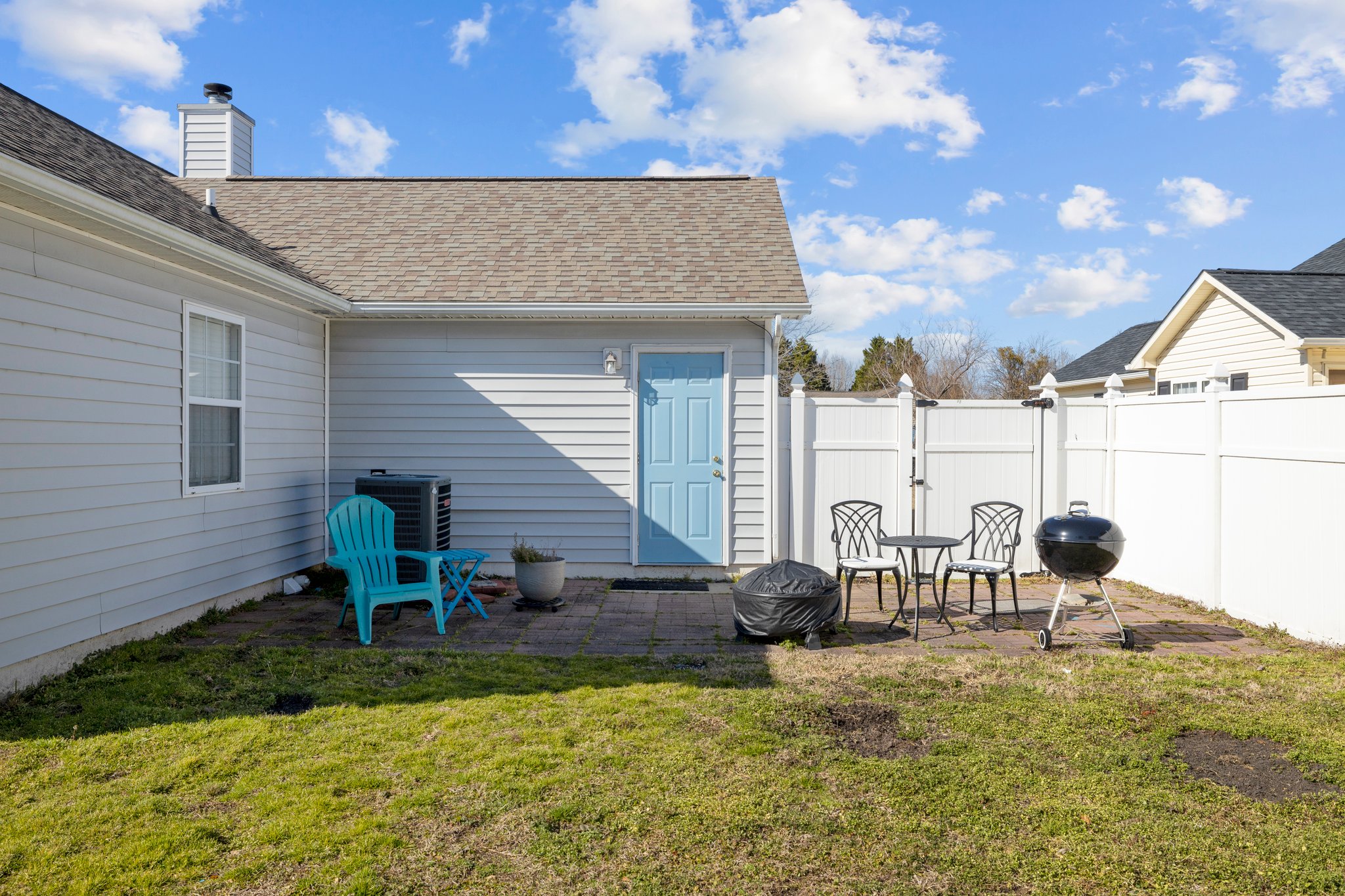 203 Foxhall Rd, Newport, NC 28570, USA Photo 3