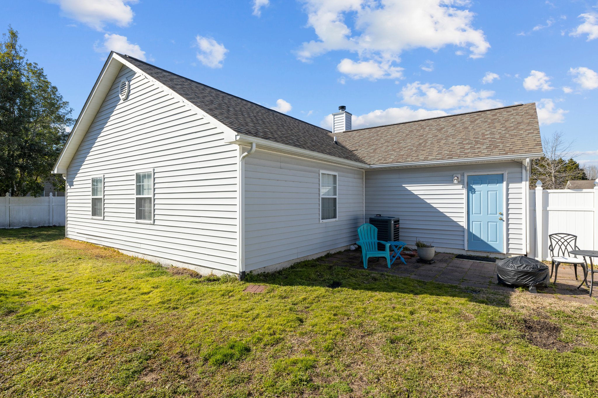 203 Foxhall Rd, Newport, NC 28570, USA Photo 8