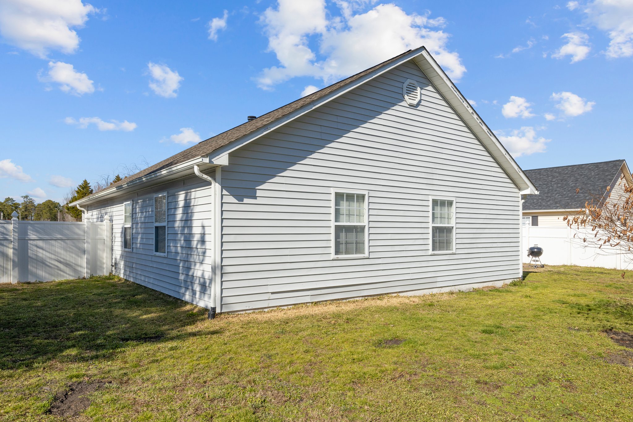 203 Foxhall Rd, Newport, NC 28570, USA Photo 7