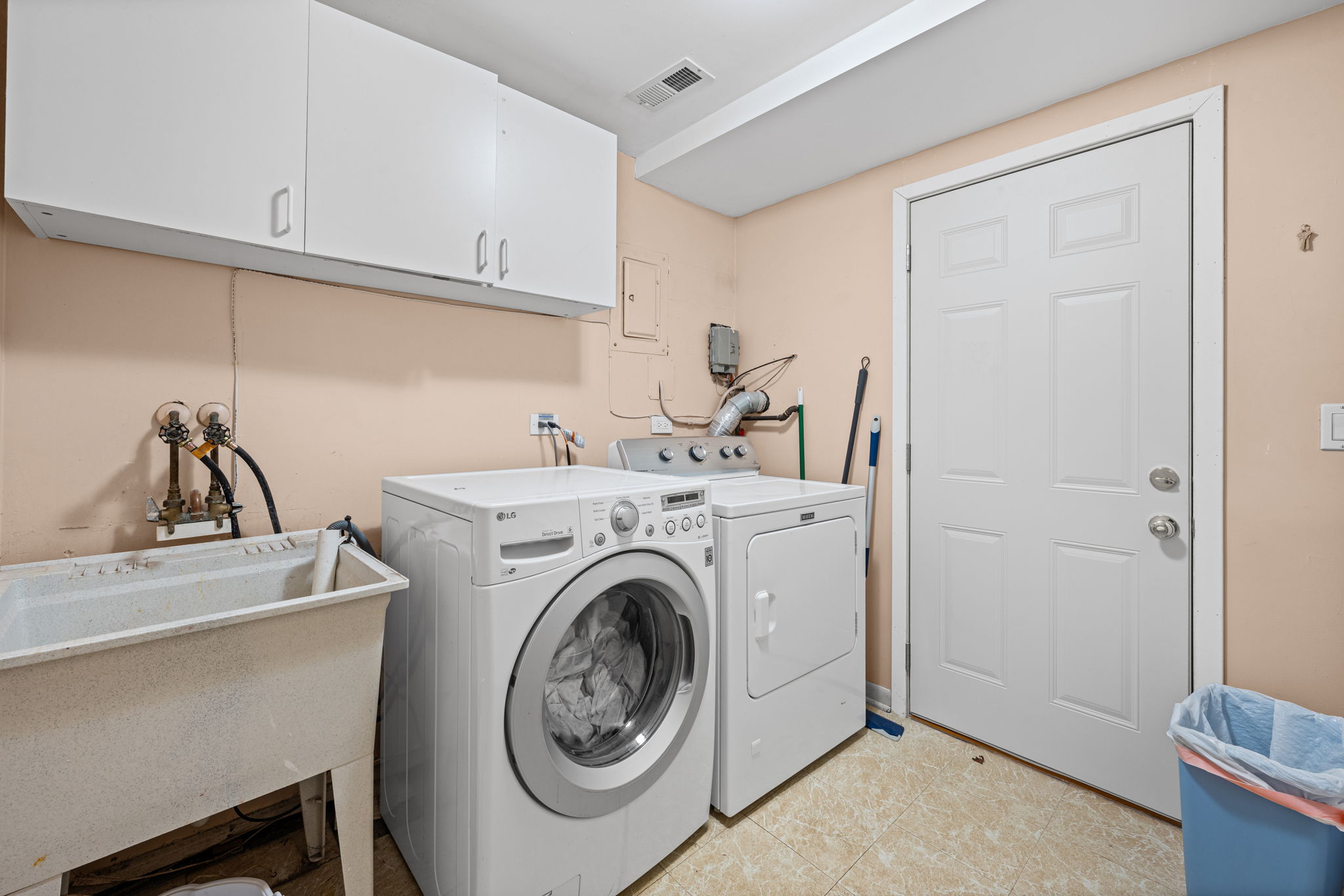 Laundry and Mudroom Area