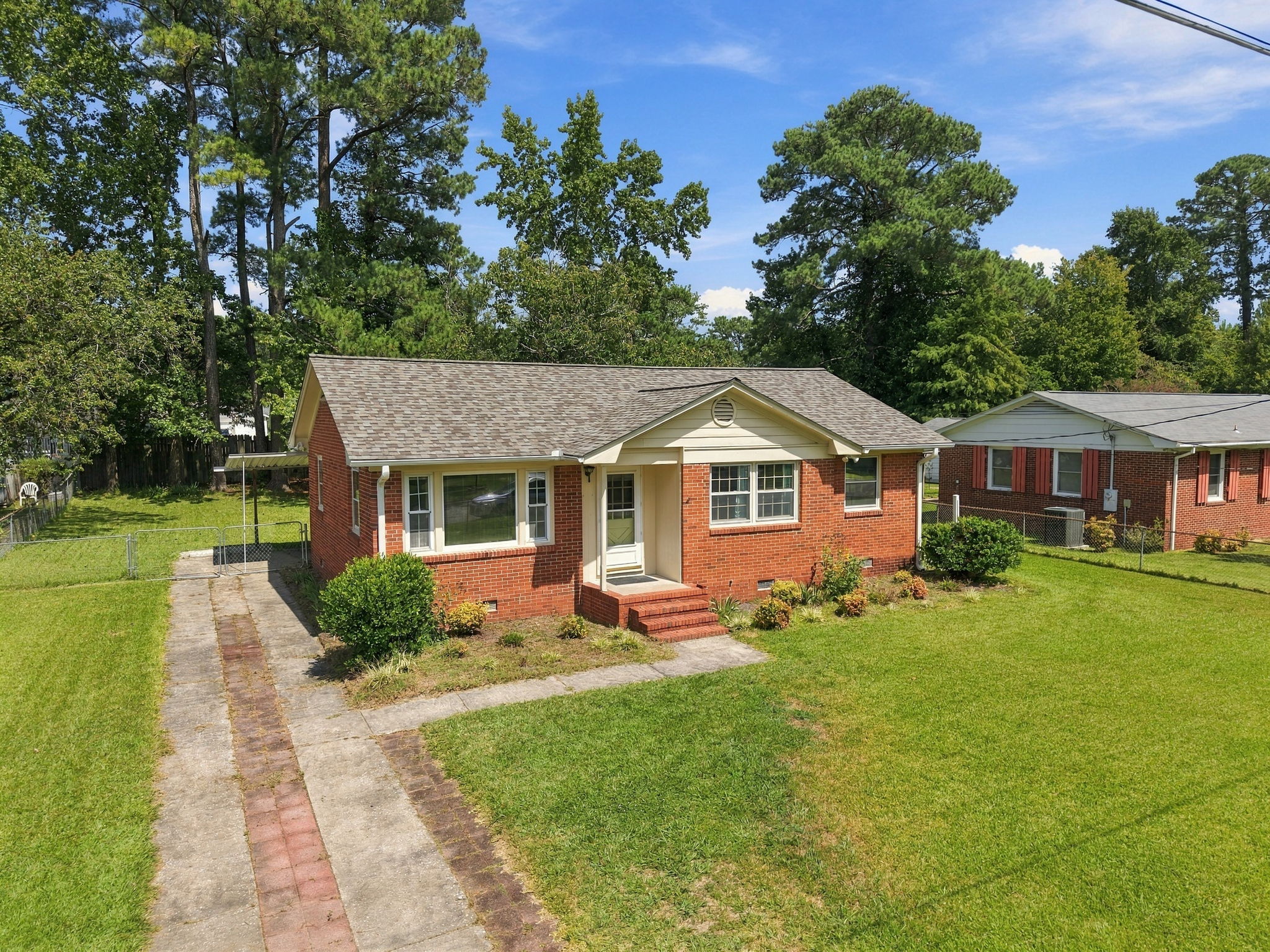 Front Yard w/ Ample Parking