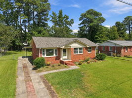 Front Yard w/ Ample Parking
