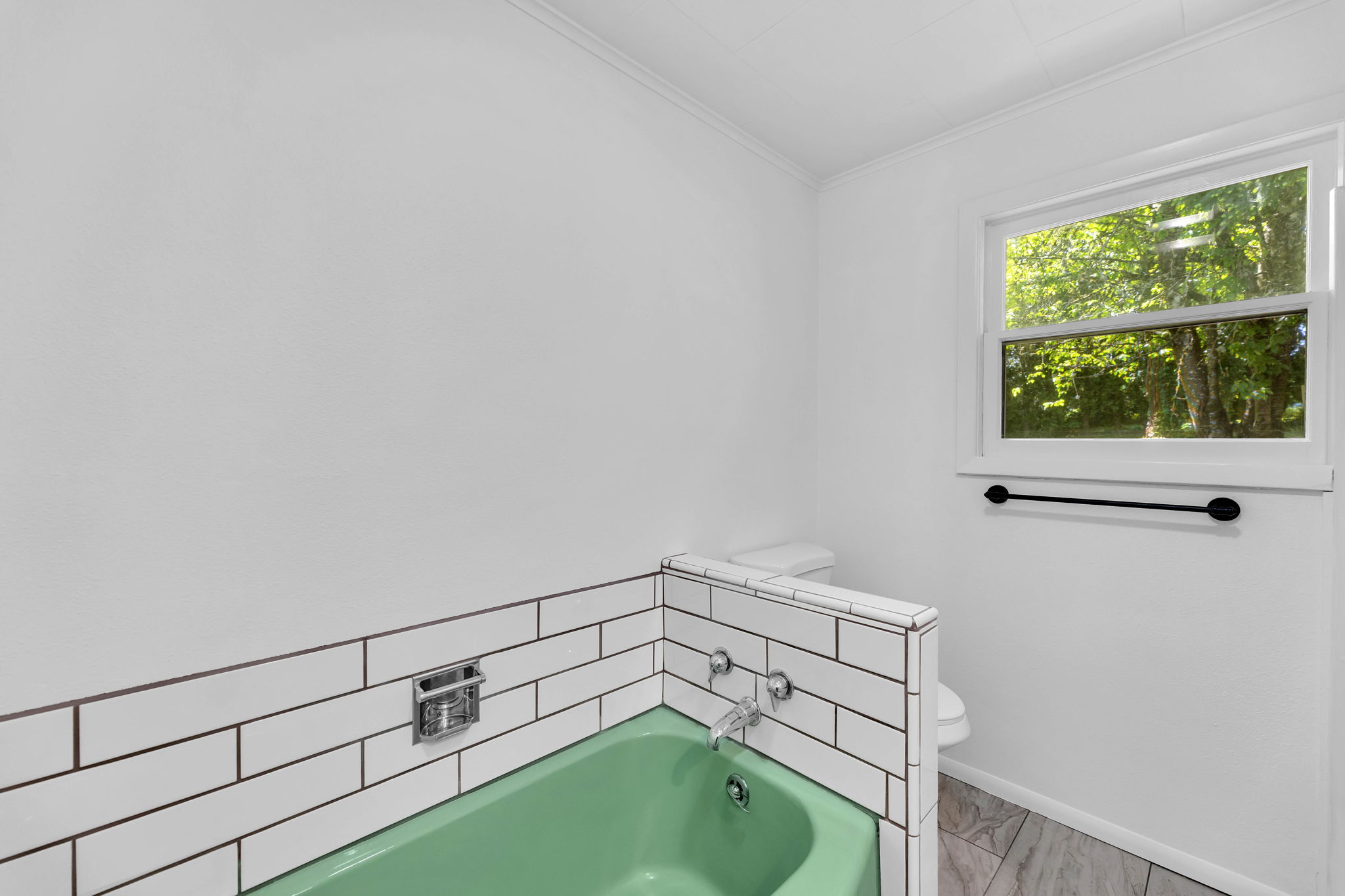 Bathroom / Main Floor