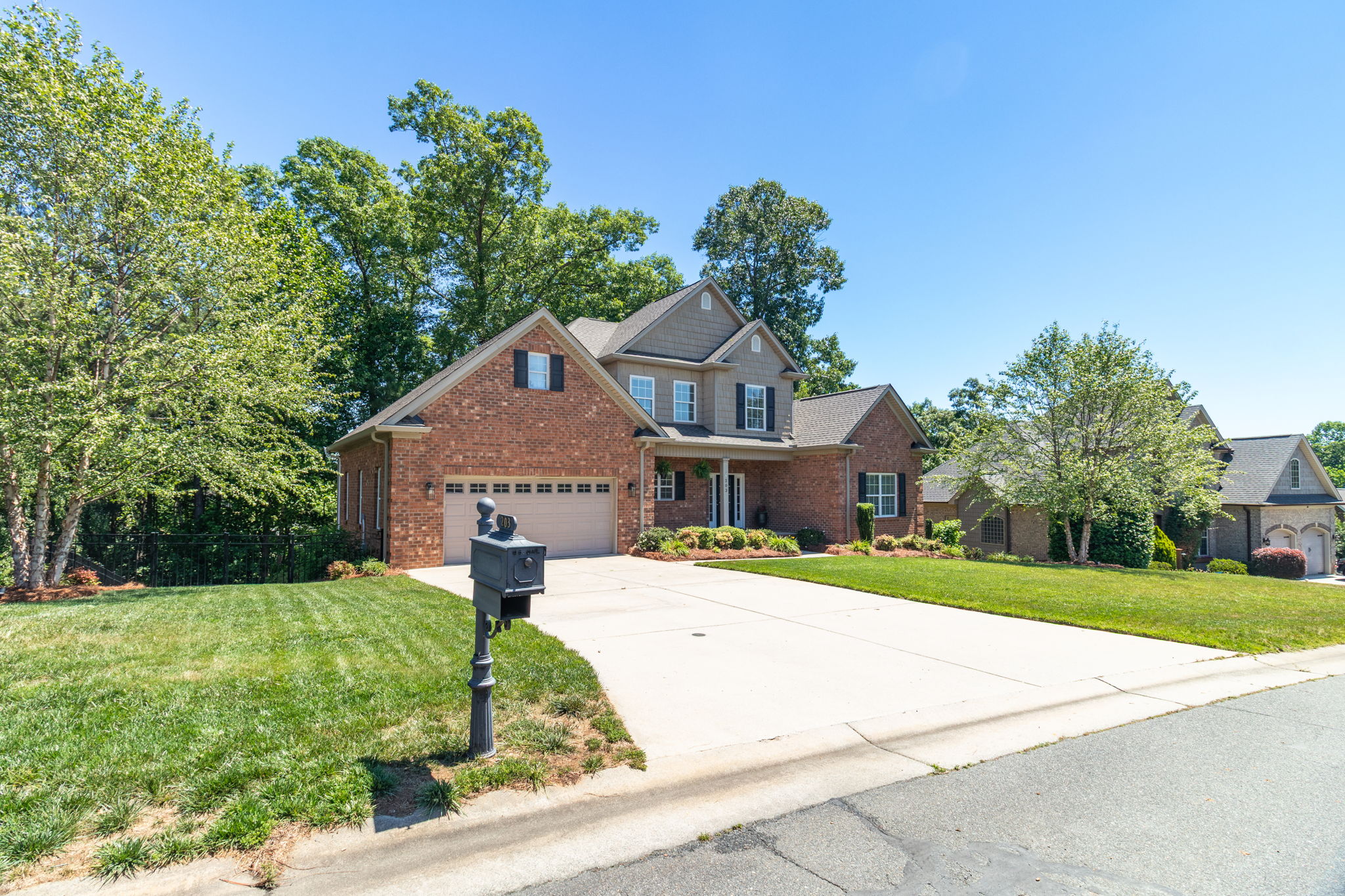 203 Southern Woods Dr-3
