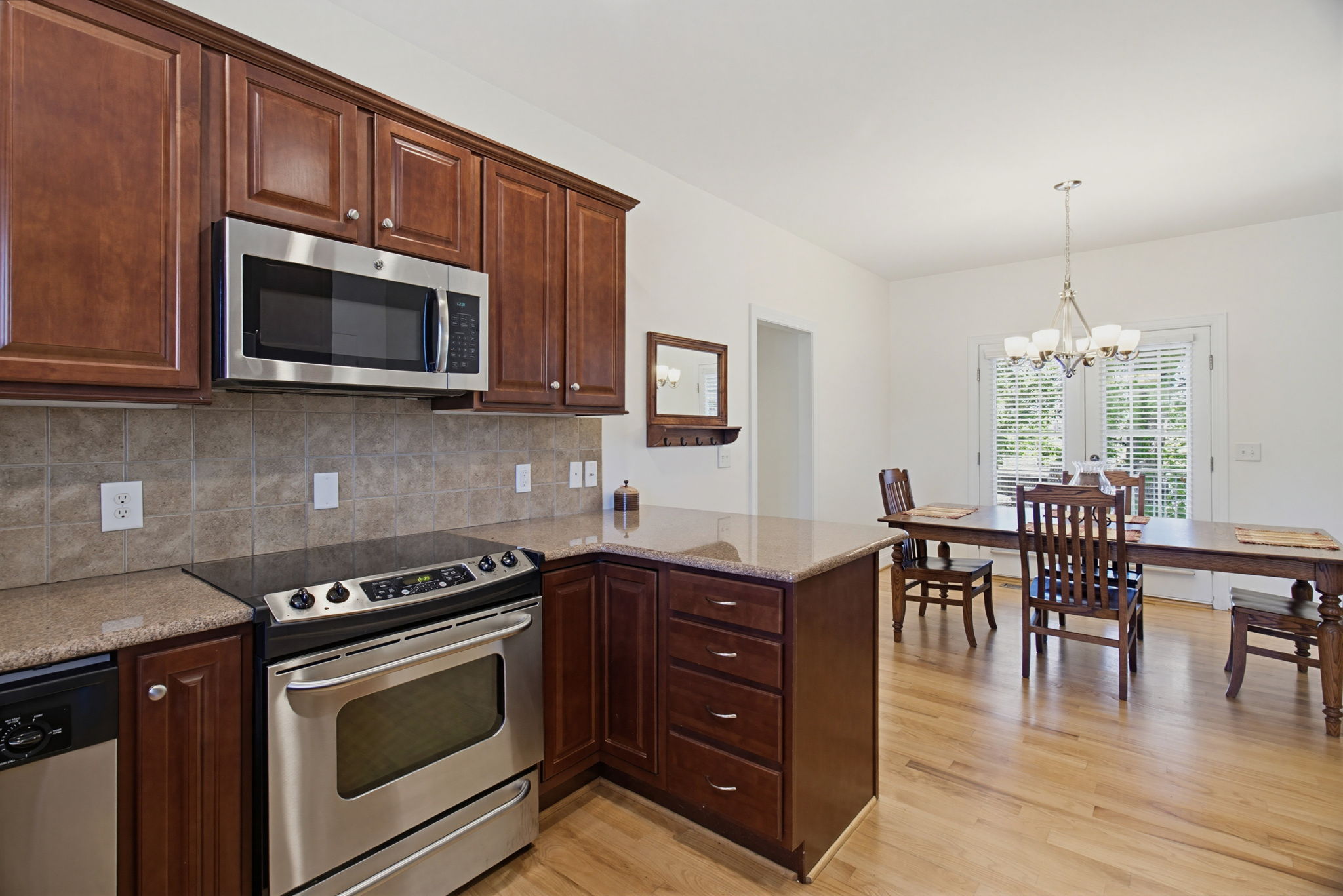 203 Southern Woods Dr-13