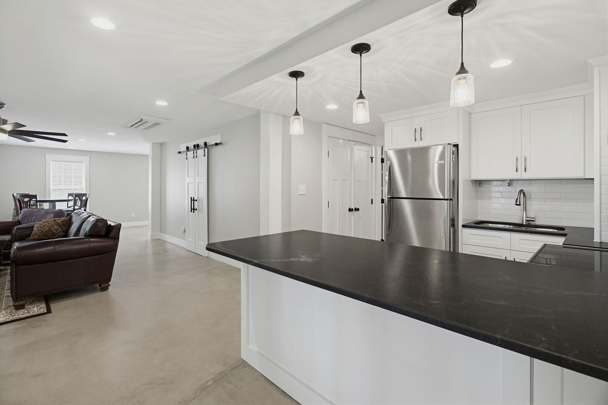 203 Southern Woods Dr-31
