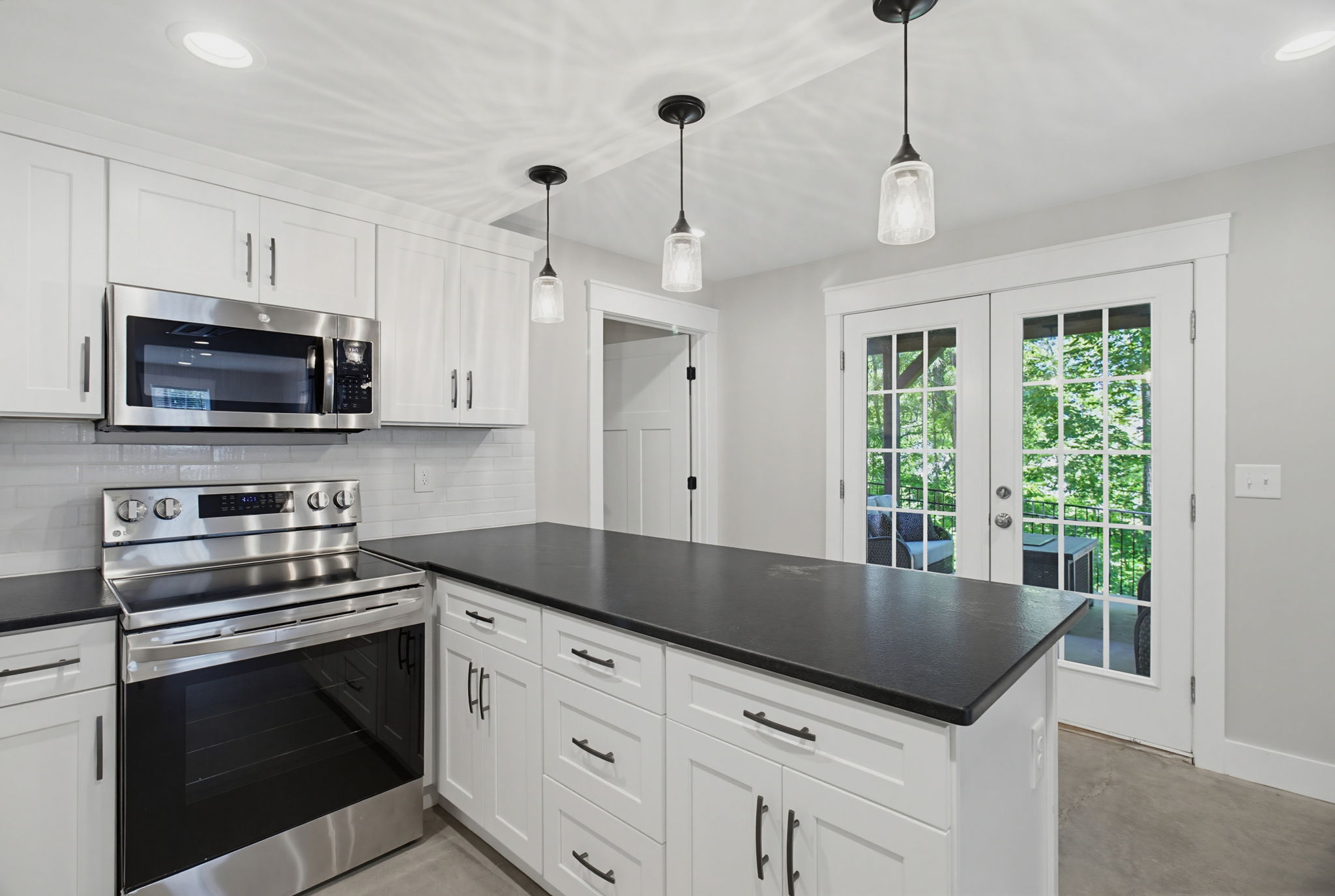 203 Southern Woods Dr-32