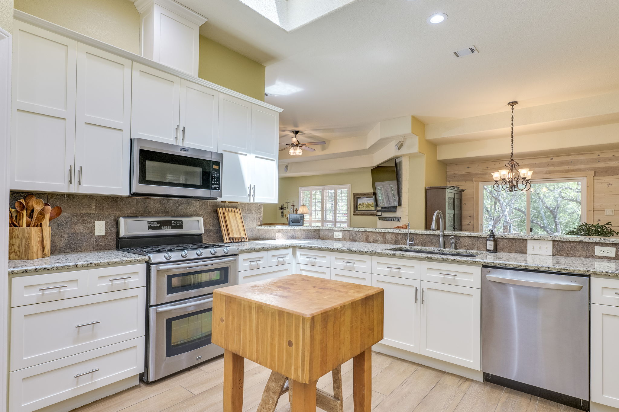 Granite Countertops and Stainless Steel Appliances