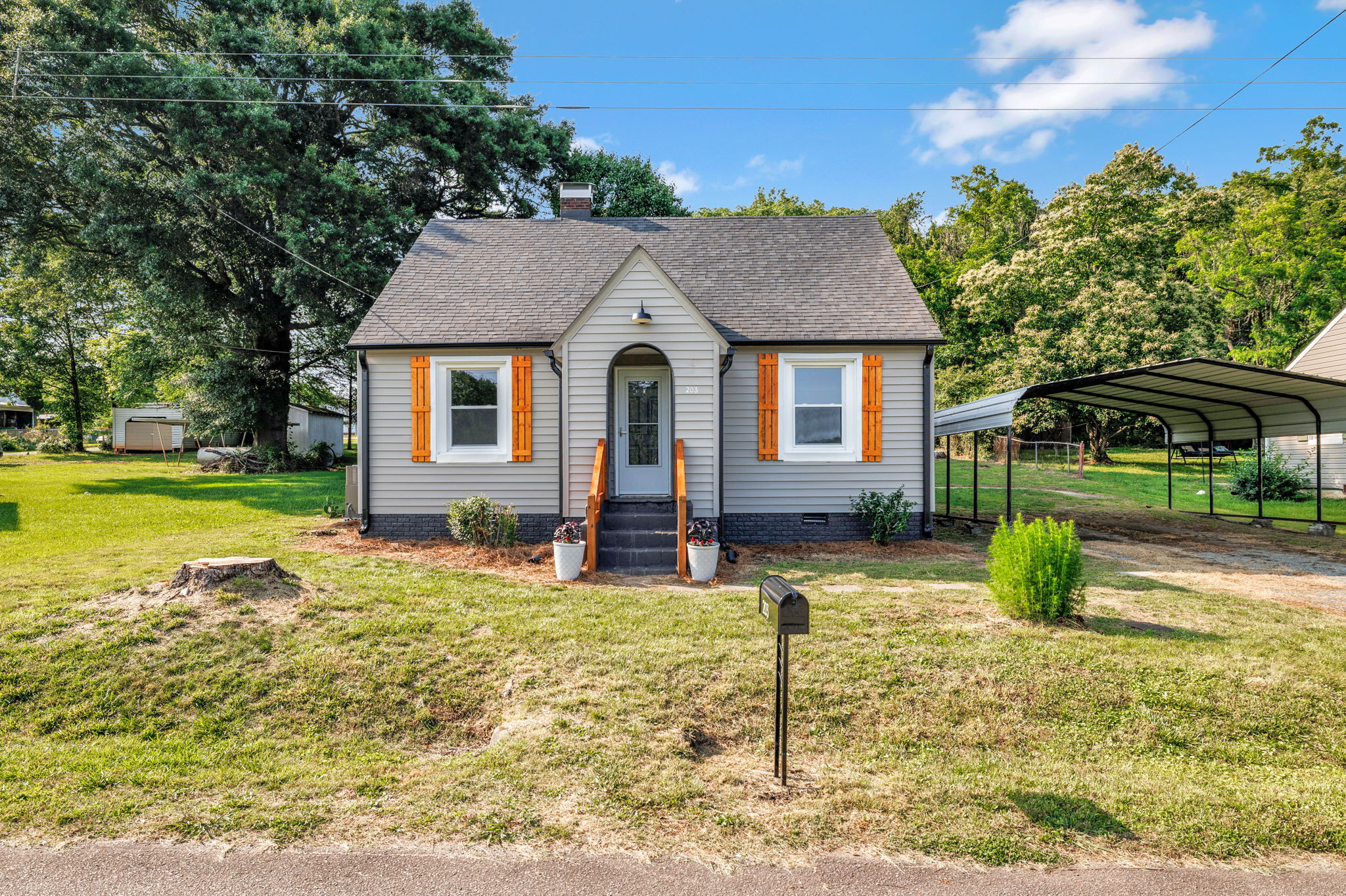 203 Thomas St-1