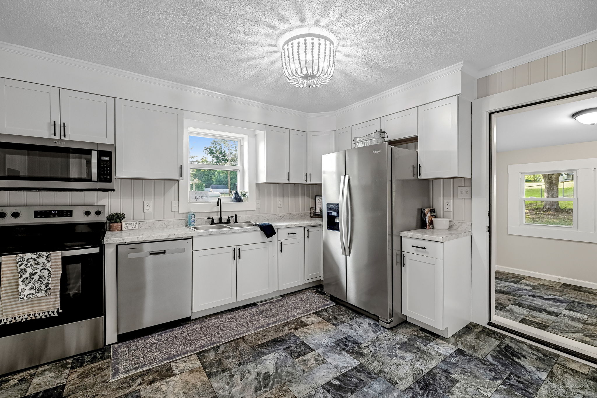 203 Thomas St-11