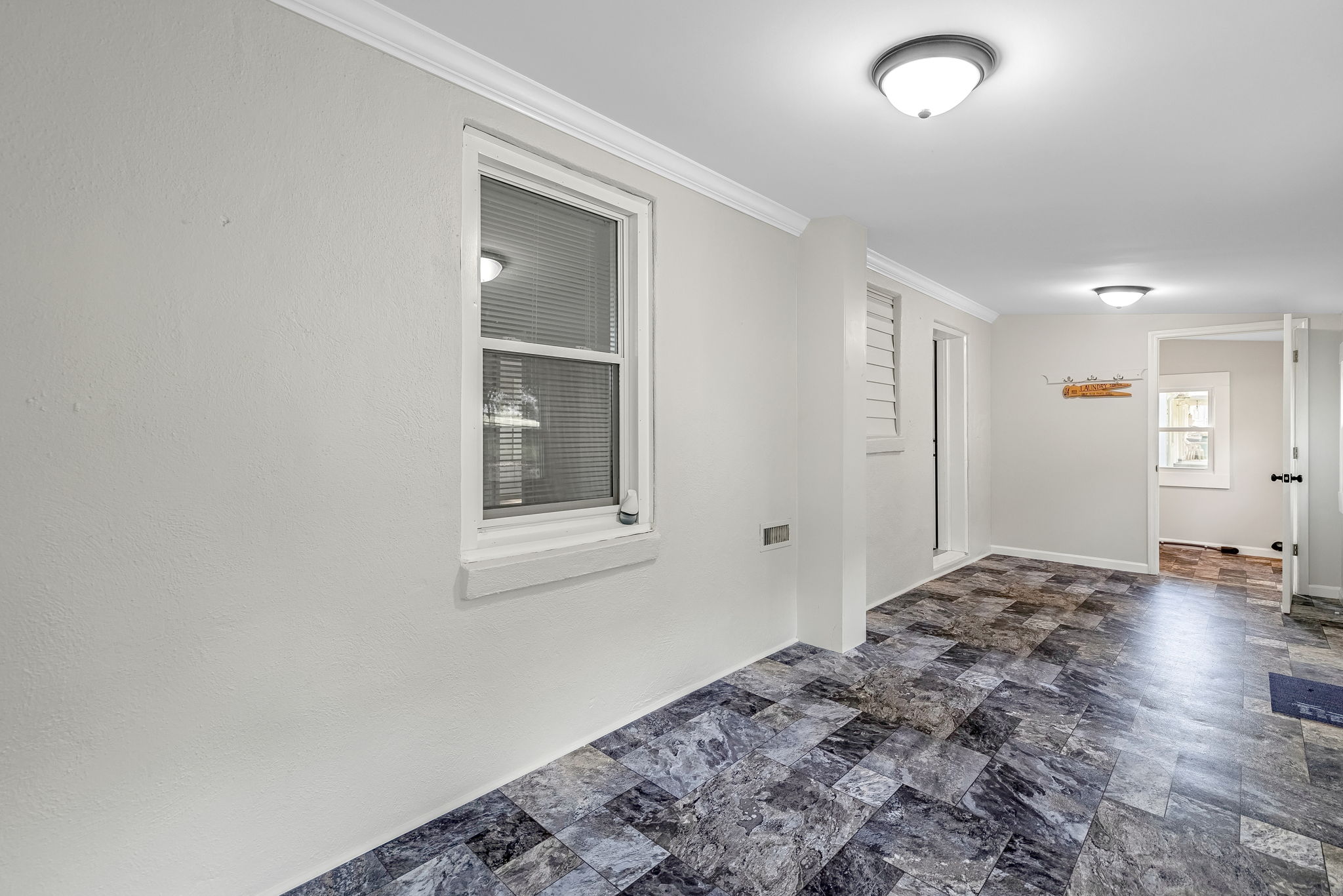 203 Thomas St-22