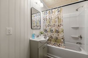 203 Thomas St-10