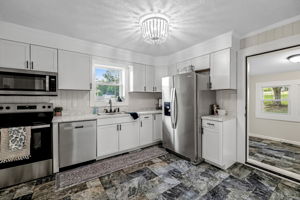 203 Thomas St-11