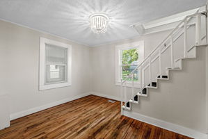 203 Thomas St-16