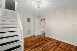 203 Thomas St-17
